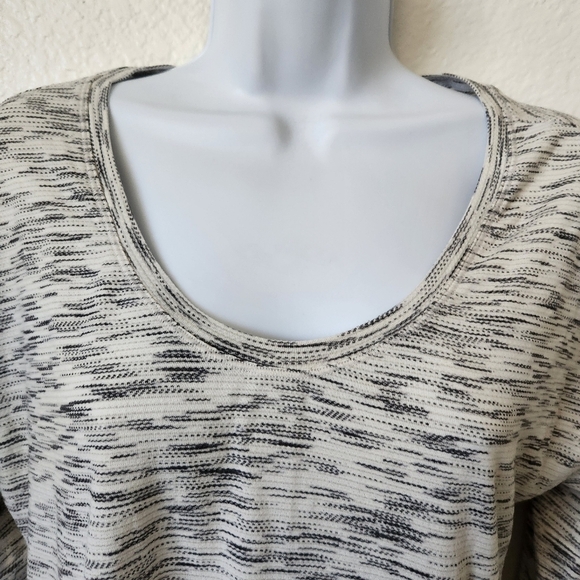 Lululemon Meant To Move Long Sleeve Women's size 6 Gray - Picture 3 of 6
